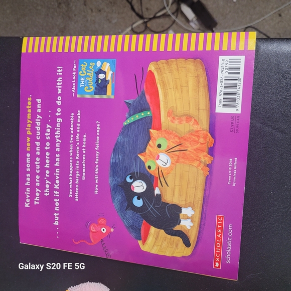 Scholastic 'The Cat Wants Kittens' Kids Book - Picture 2 of 2